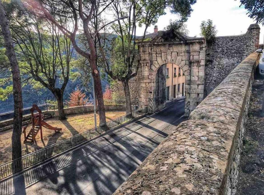 Fresco E Colorato Appartamentino In Narni Scalo Exterior foto